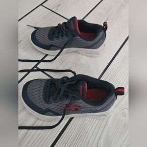 boys size 11 blue and red skechers tennis shoes